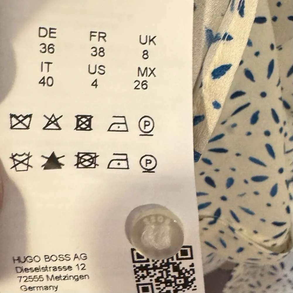 🔖 NWT Hugo Boss Cream and Blue Silk Blouse - 4 - Picture 5 of 6